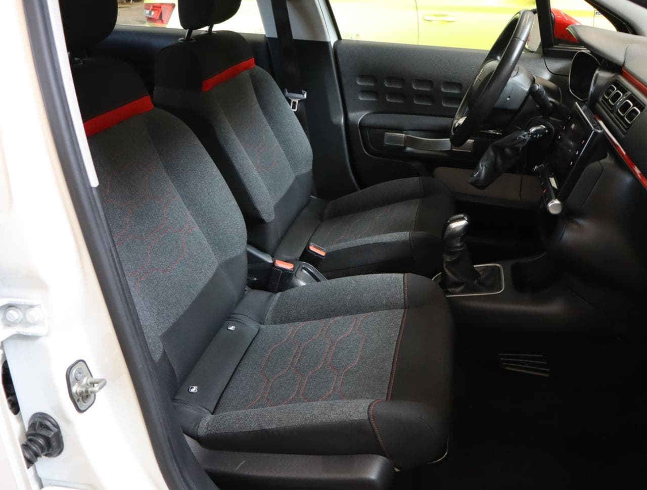 2017 Citroen C3 - 12
