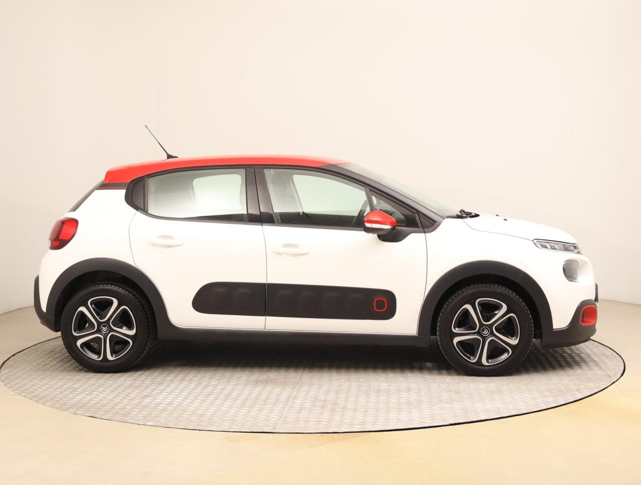 2017 Citroen C3 - 8