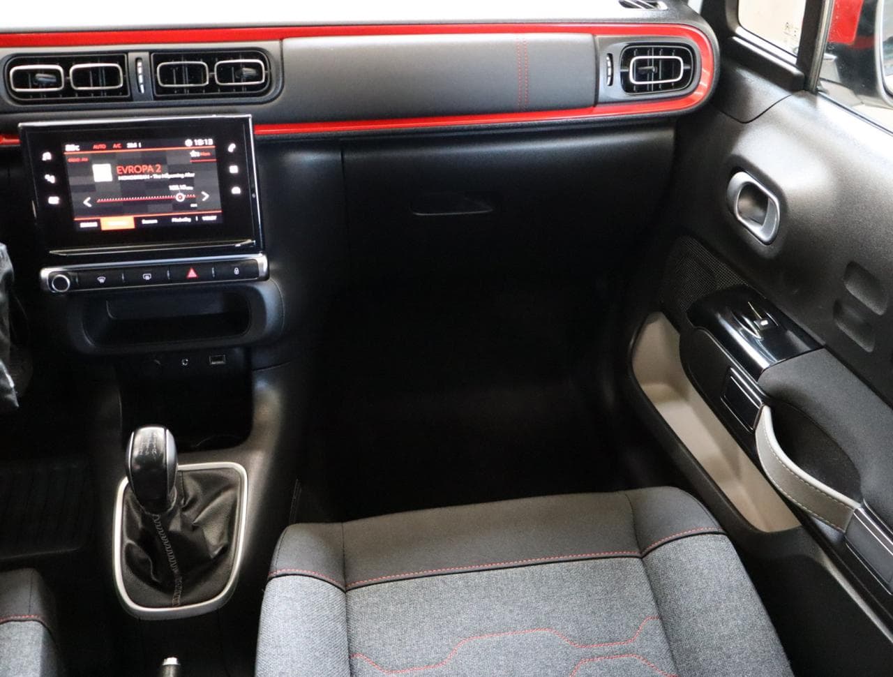 2017 Citroen C3 - 11
