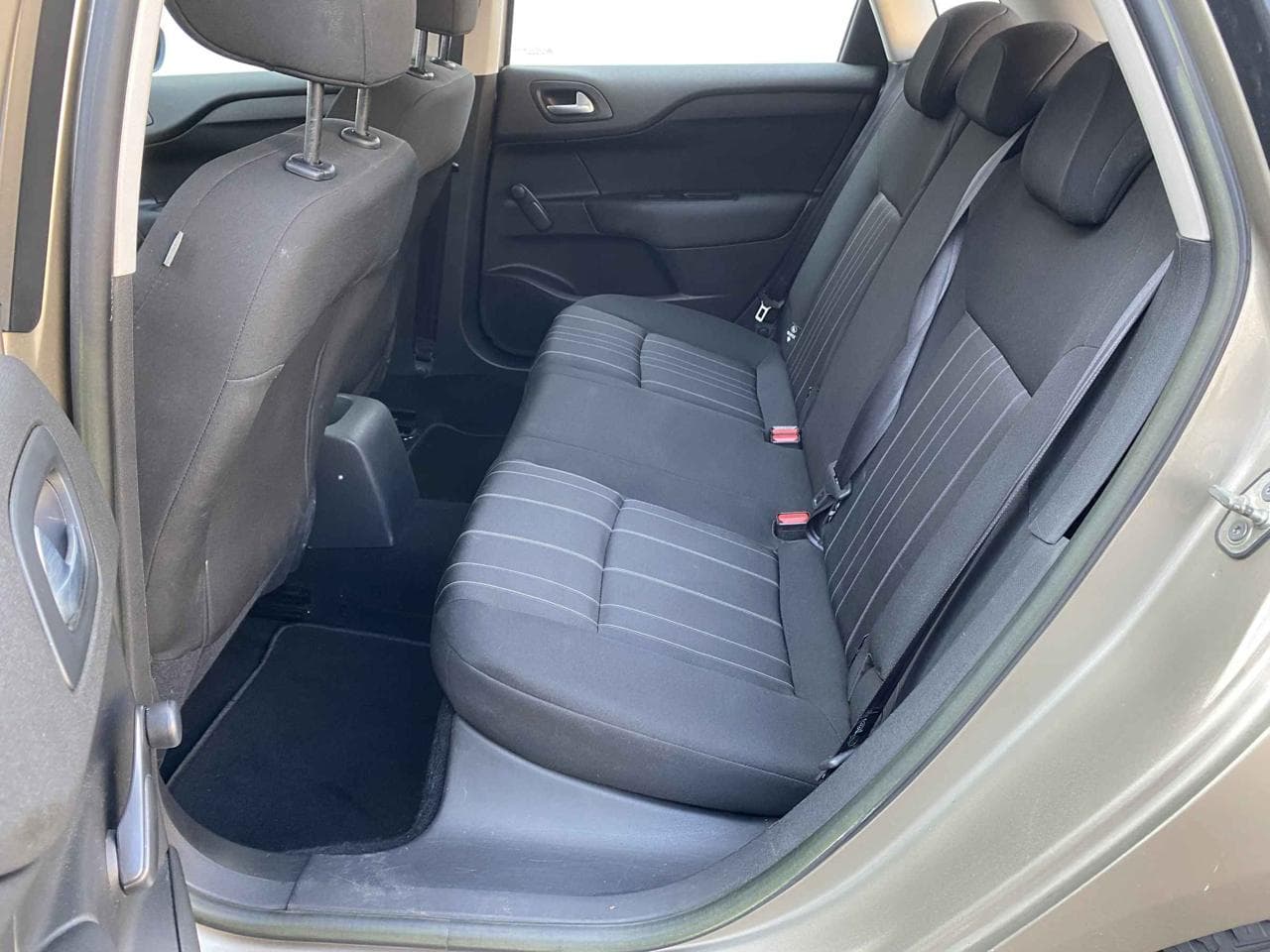 2013 Citroen C4 - 18