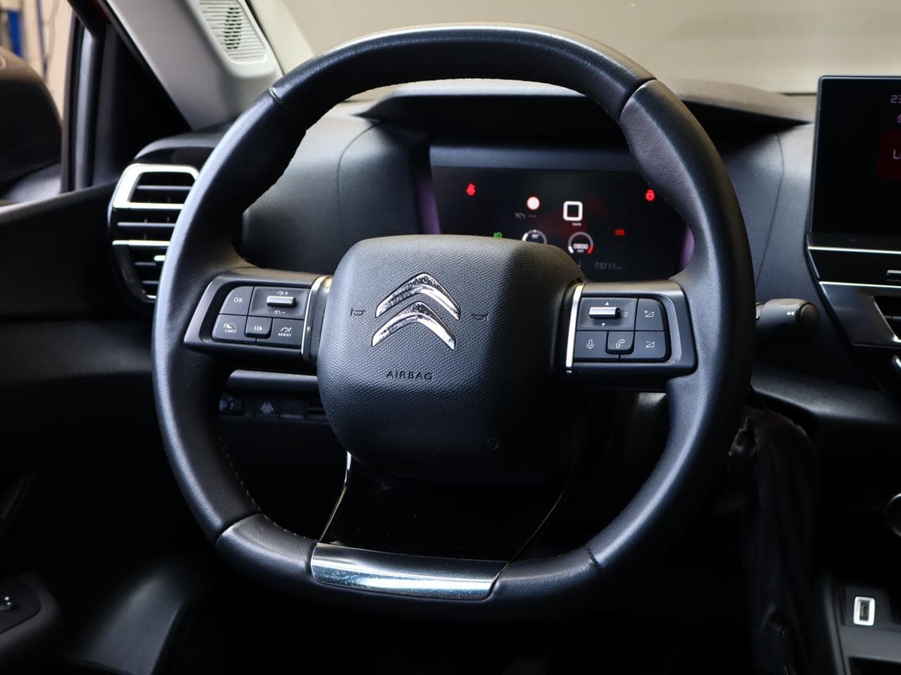 2021 Citroen C4 - 32
