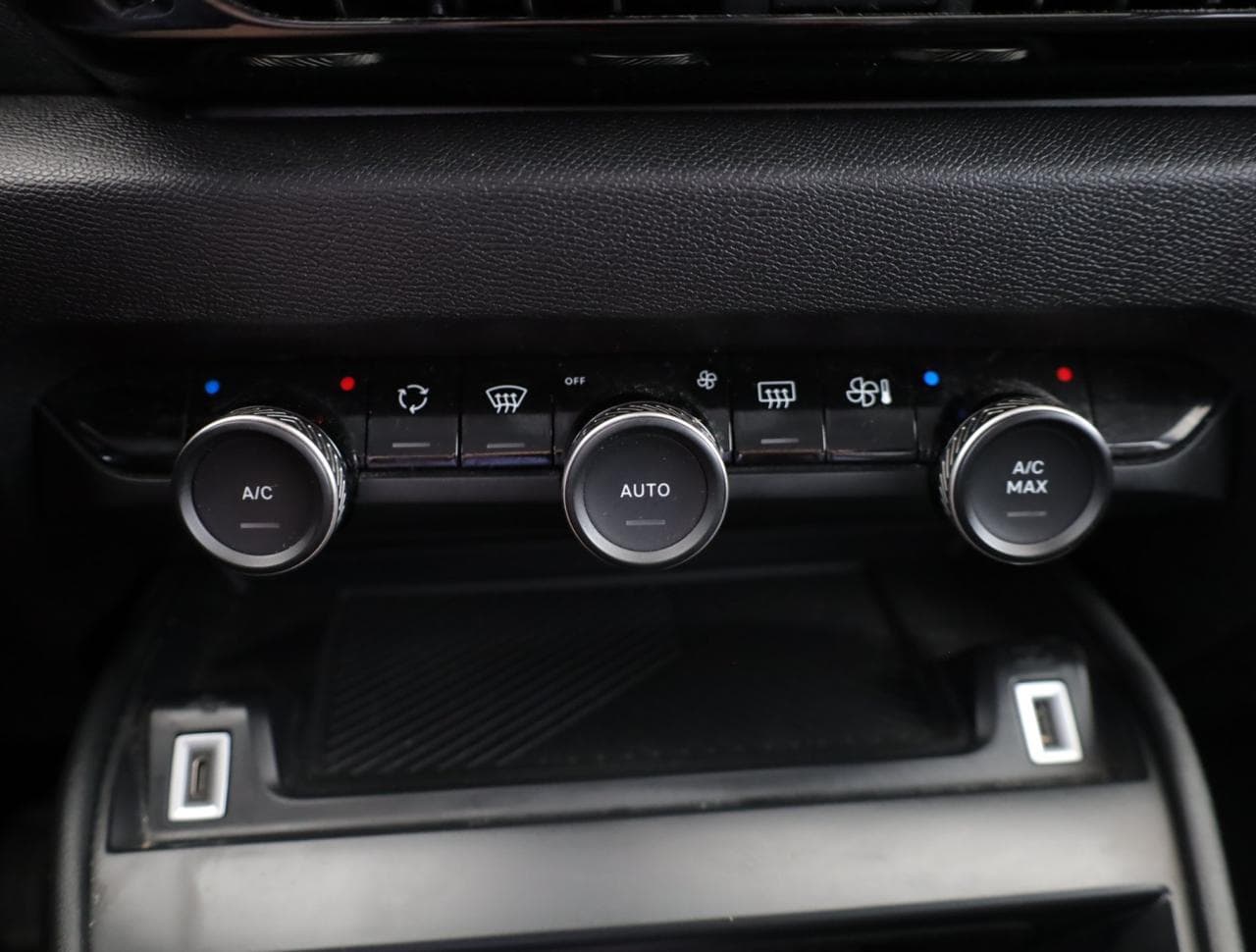 2021 Citroen C4 - 32