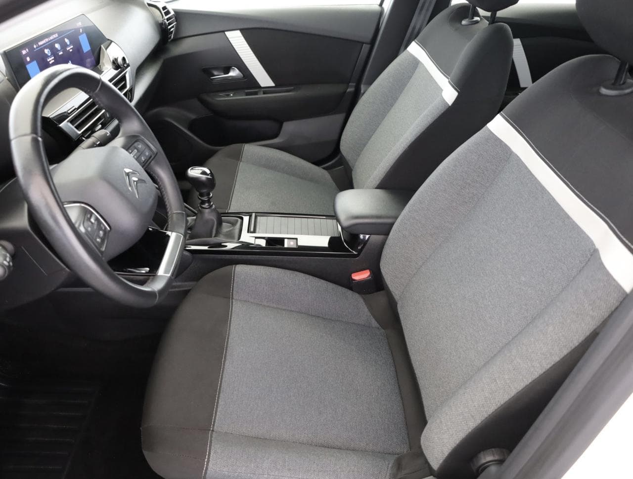 2021 Citroen C4 - 24