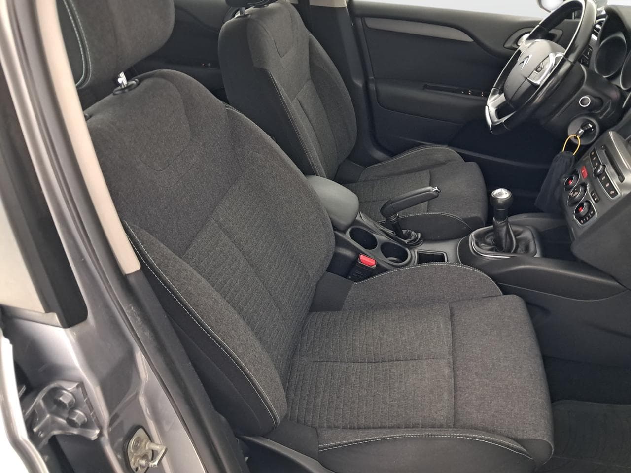 2016 Citroen C4 - 12