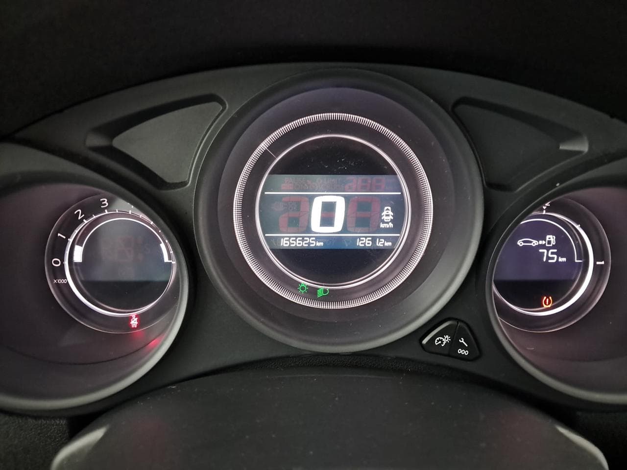 2016 Citroen C4 - 17