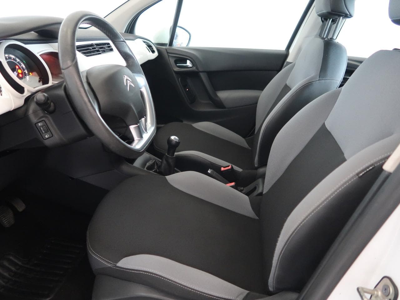 2012 Citroen C3 - 16