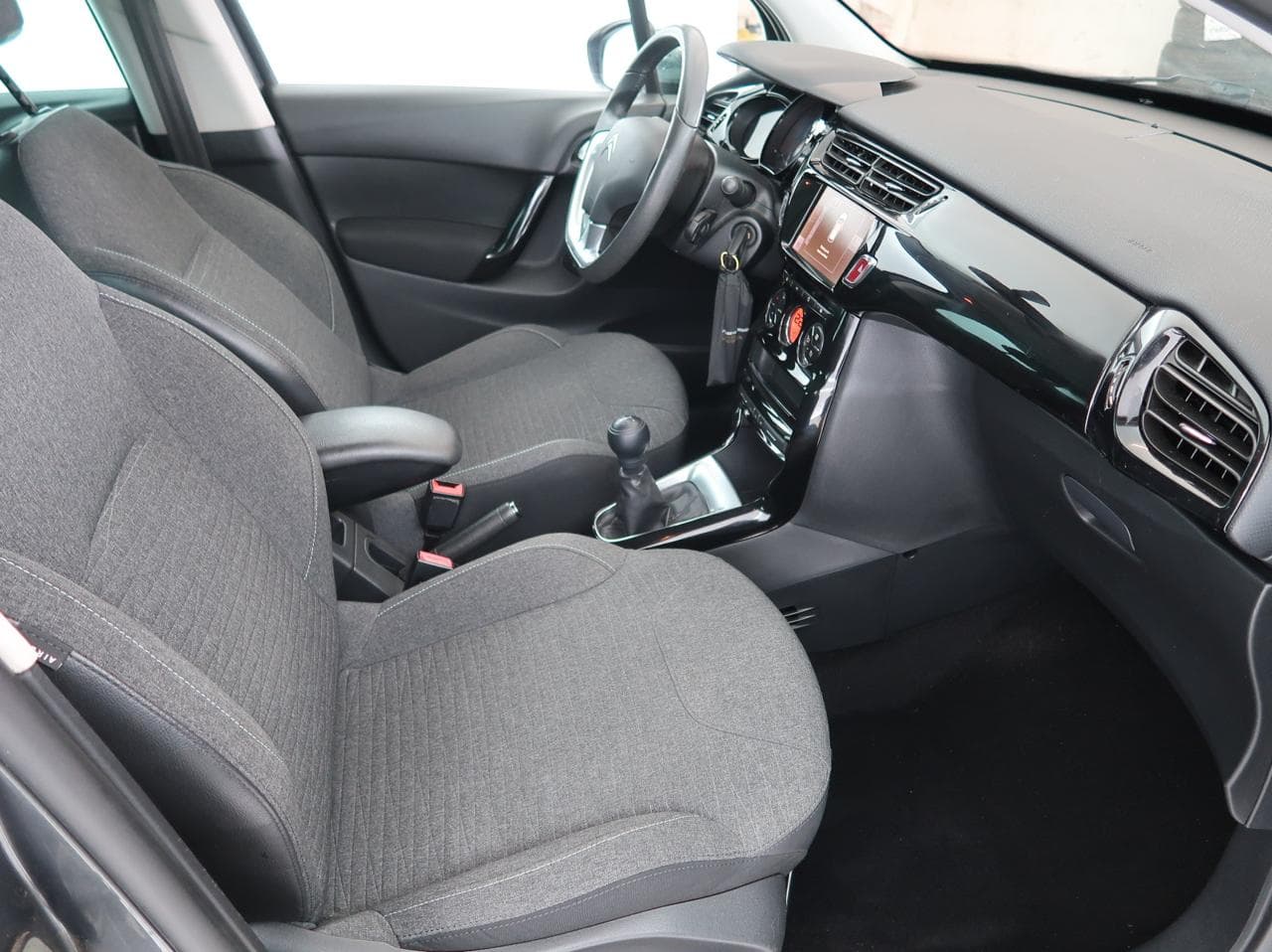2016 Citroen C3 - 12