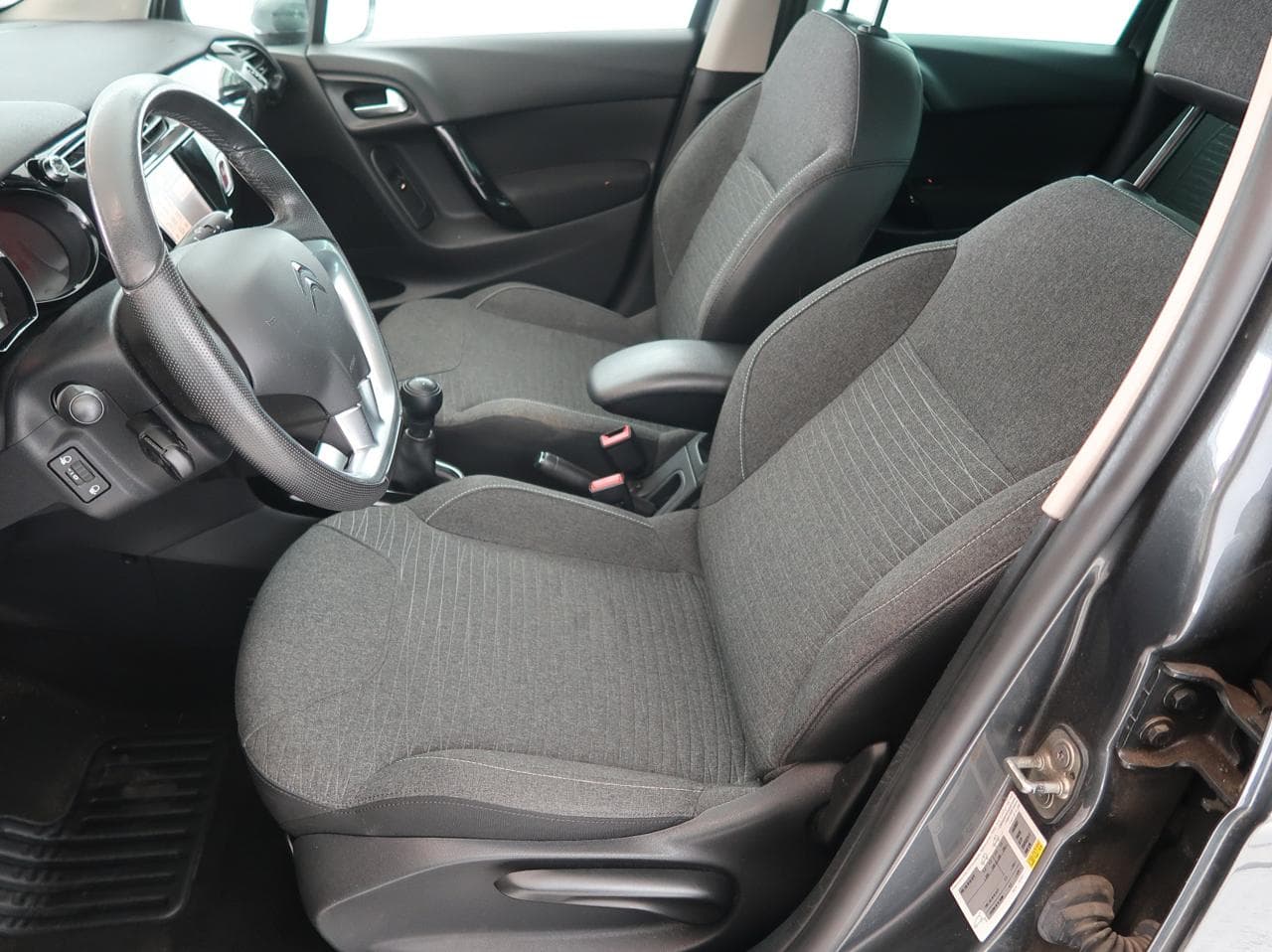 2016 Citroen C3 - 16