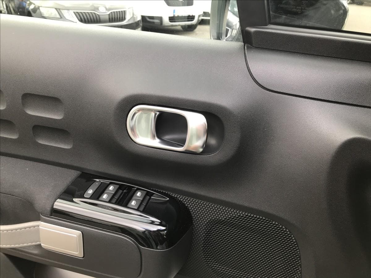 2018 Citroen C3 - 9