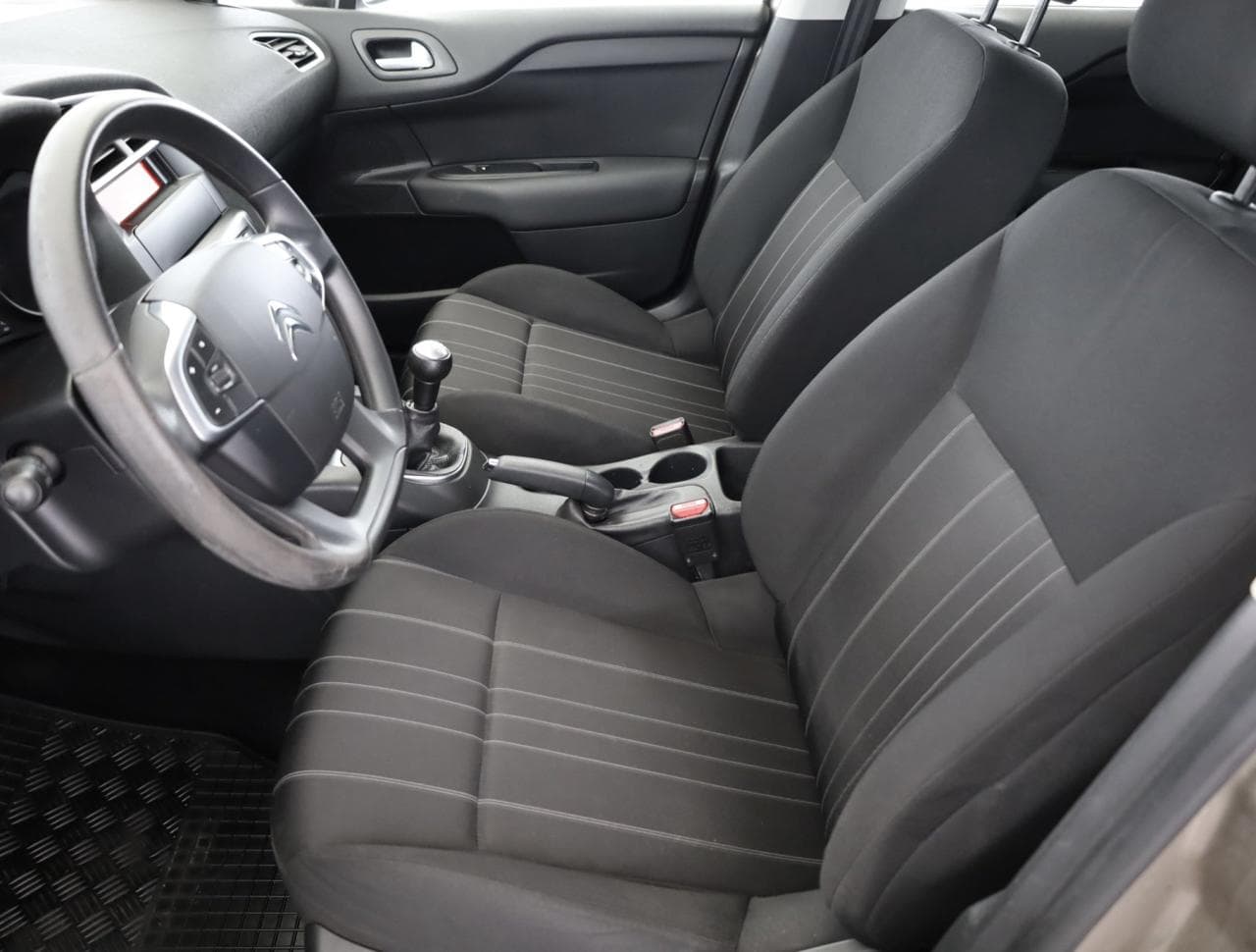 2013 Citroen C4 - 13