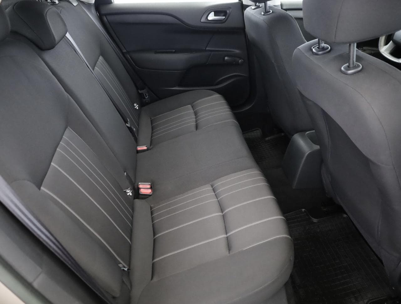 2013 Citroen C4 - 11