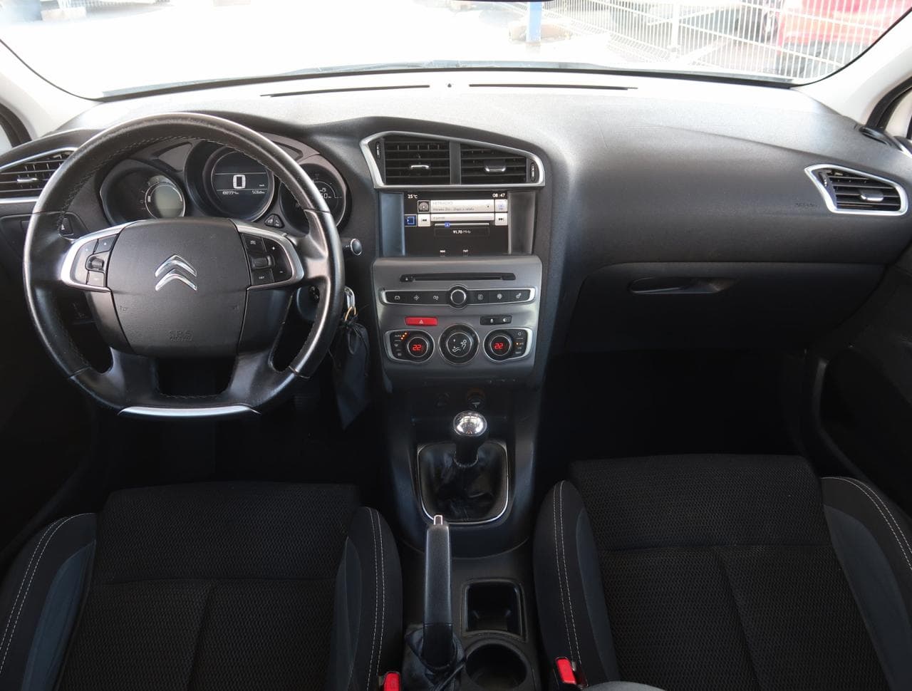 2016 Citroen C4 - 10