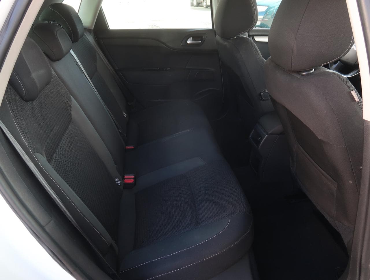 2016 Citroen C4 - 13