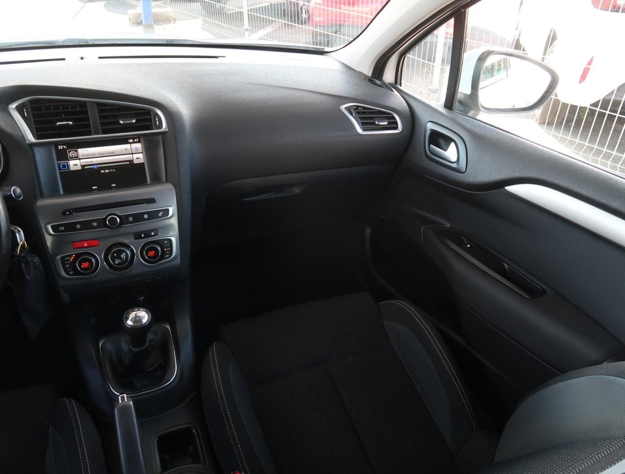 2016 Citroen C4 - 11