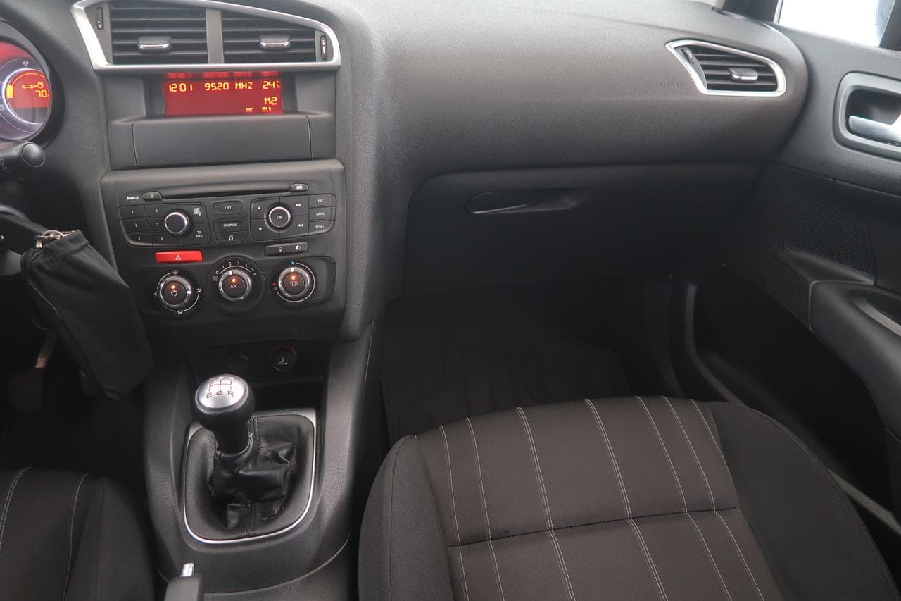 2013 Citroen C4 - 11