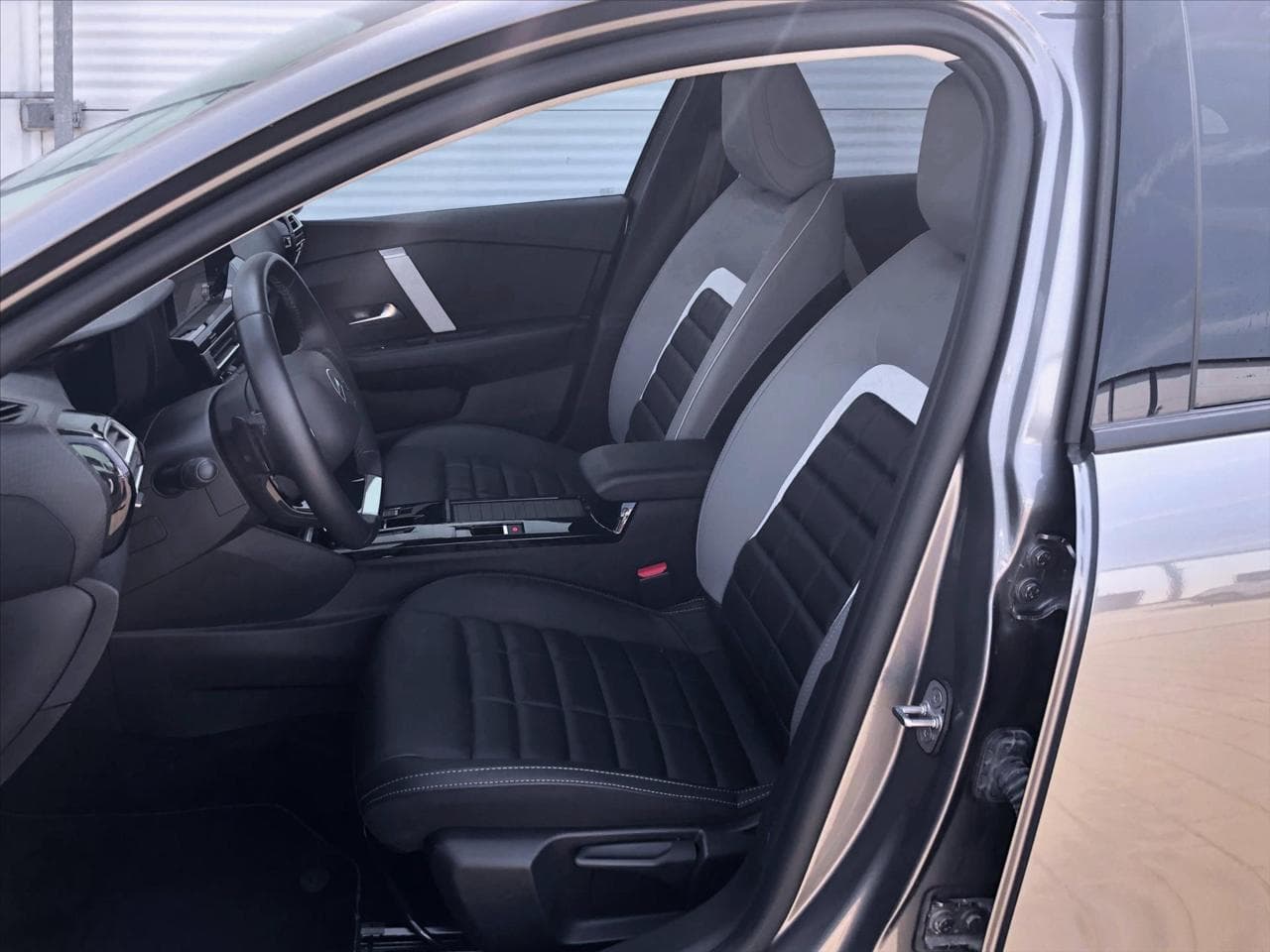 2025 Citroen C4 - 12