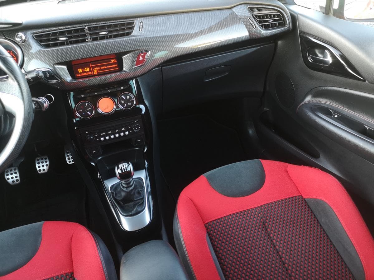 2011 Citroen DS3 - 11