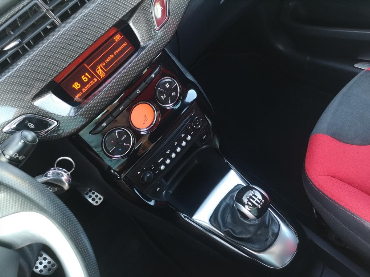 2011 Citroen DS3 - 10