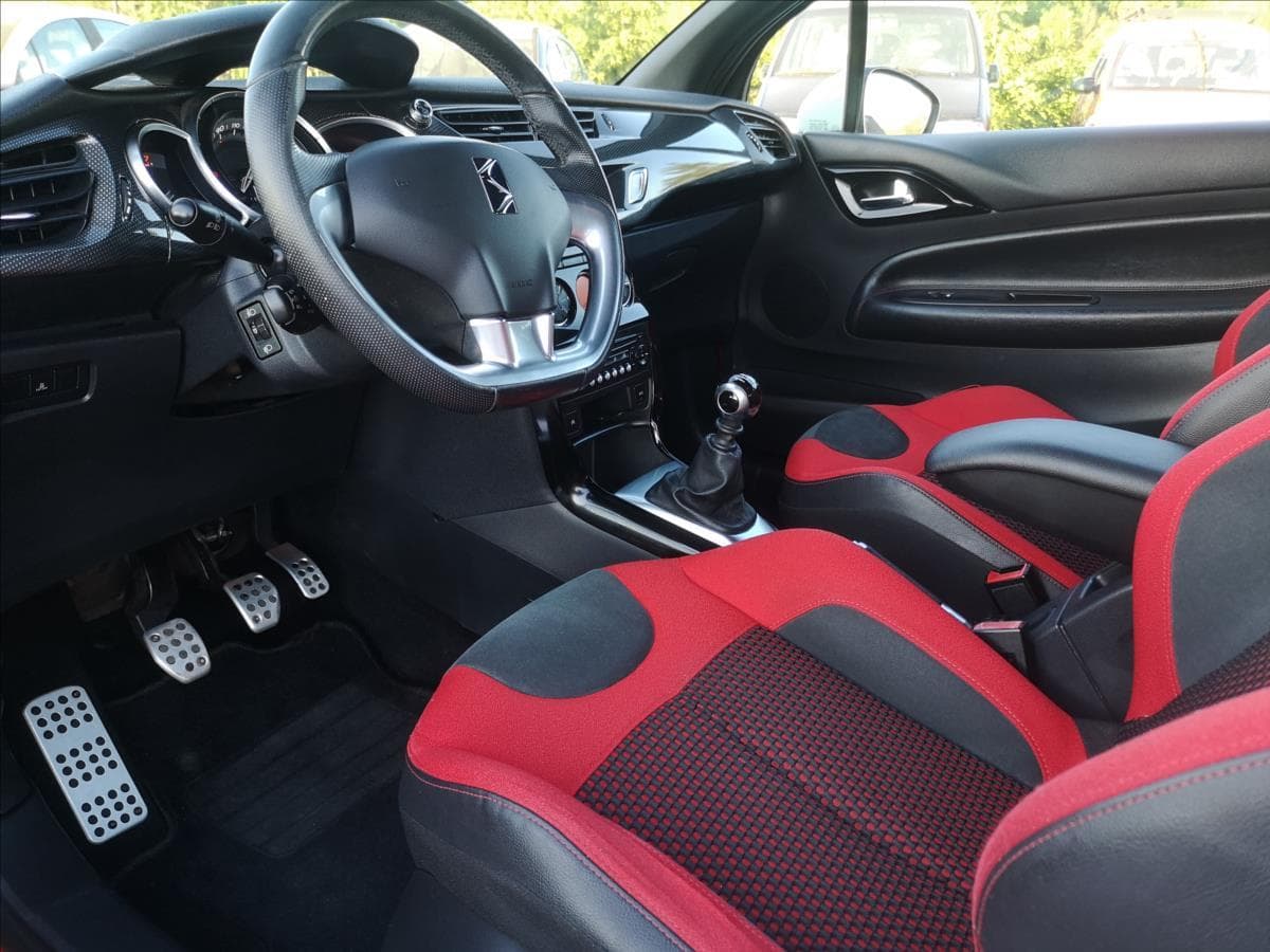 2011 Citroen DS3 - 13