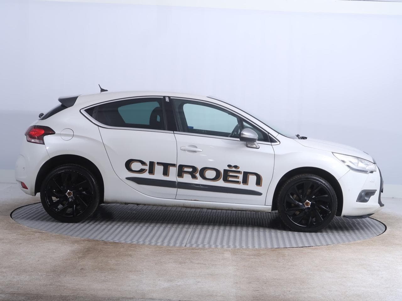 2011 Citroen DS4 - 8