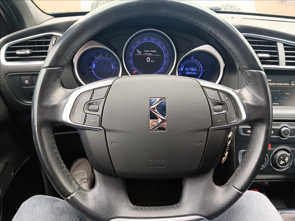2015 Citroen DS4 - 16