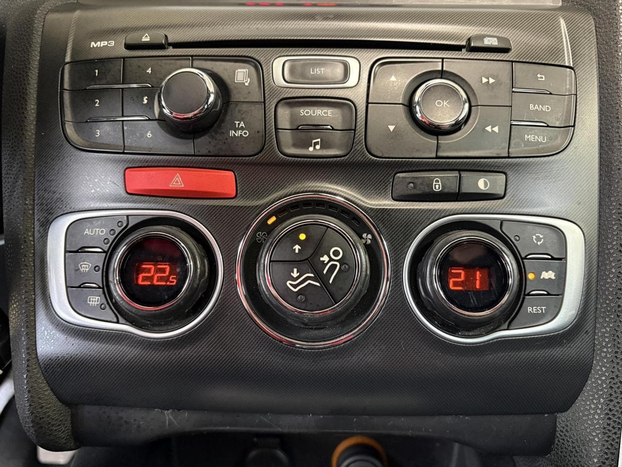 2014 Citroen DS4 - 25