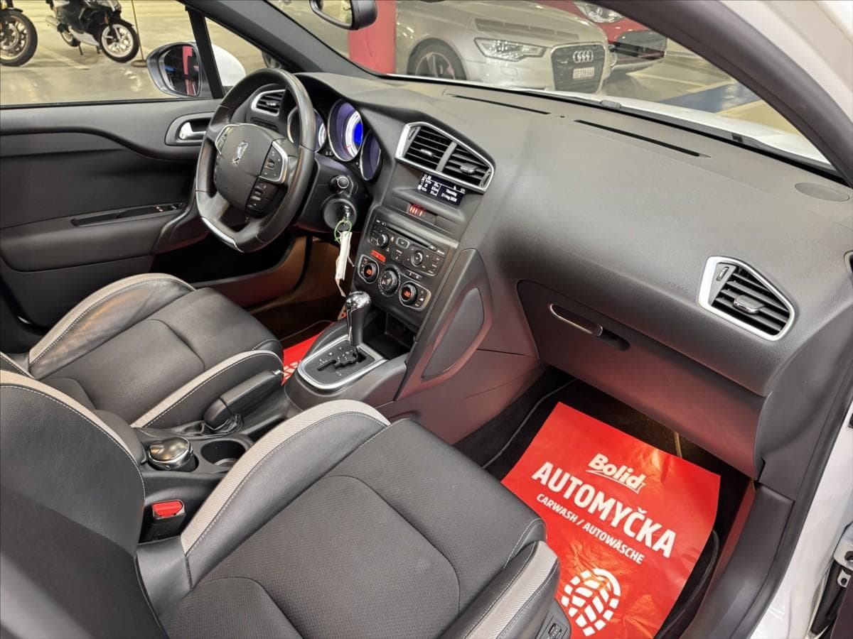 2012 Citroen DS4 - 13