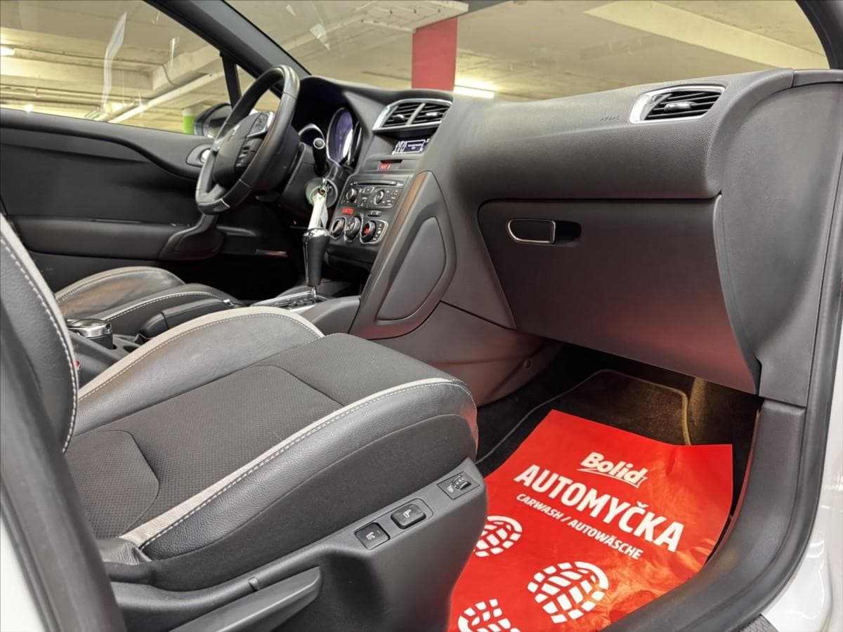 2012 Citroen DS4 - 12