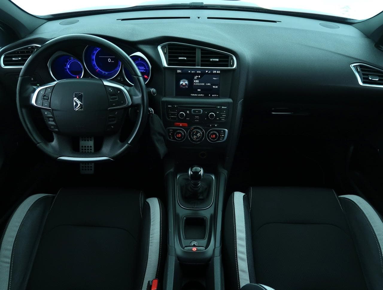 2015 Citroen DS4 - 10