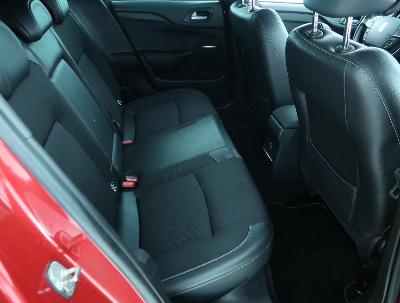 2015 Citroen DS4 - 13