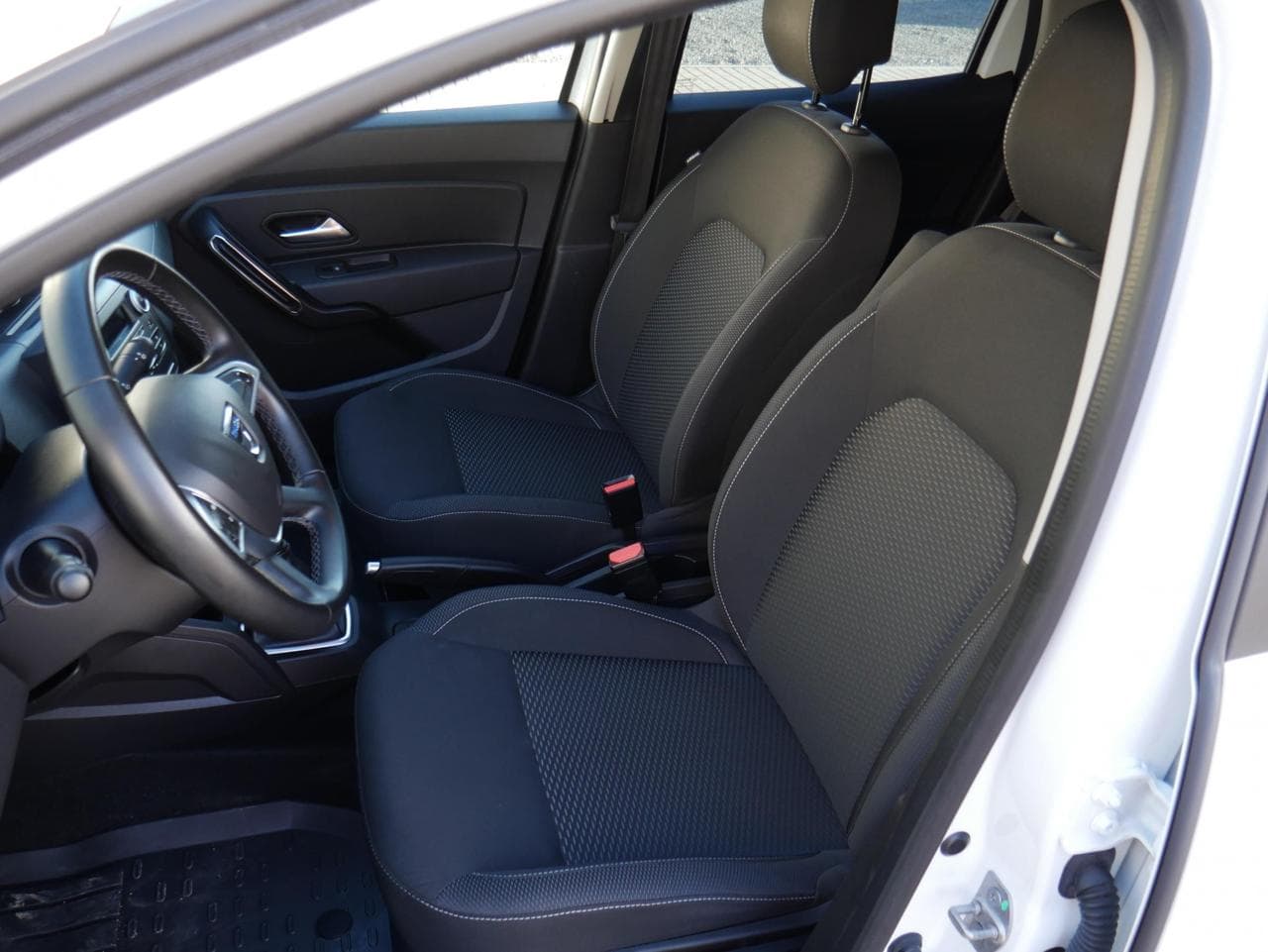 2020 Dacia Duster - 9