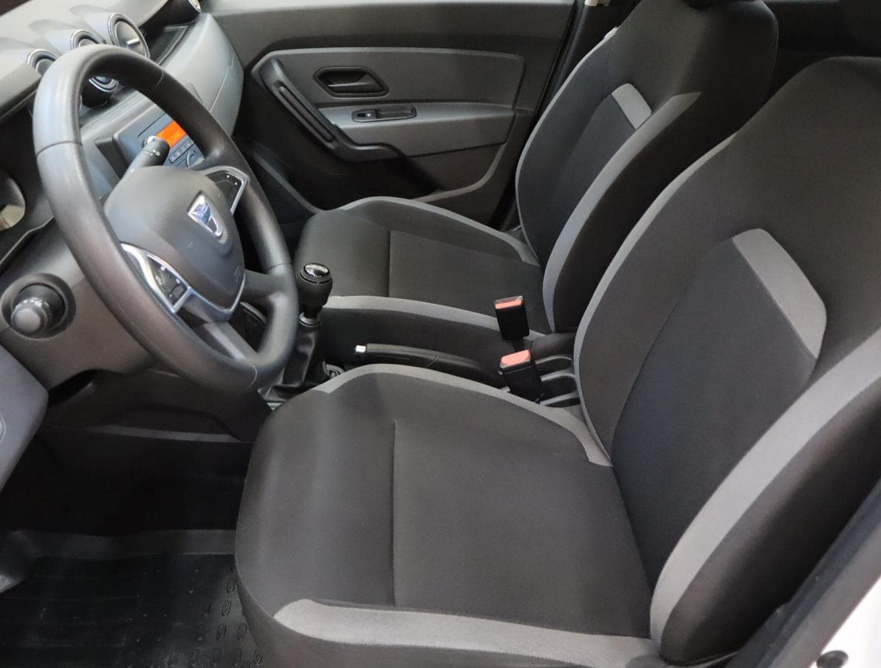 2020 Dacia Duster - 16