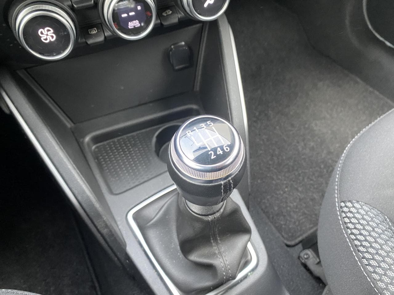 2019 Dacia Duster - 16