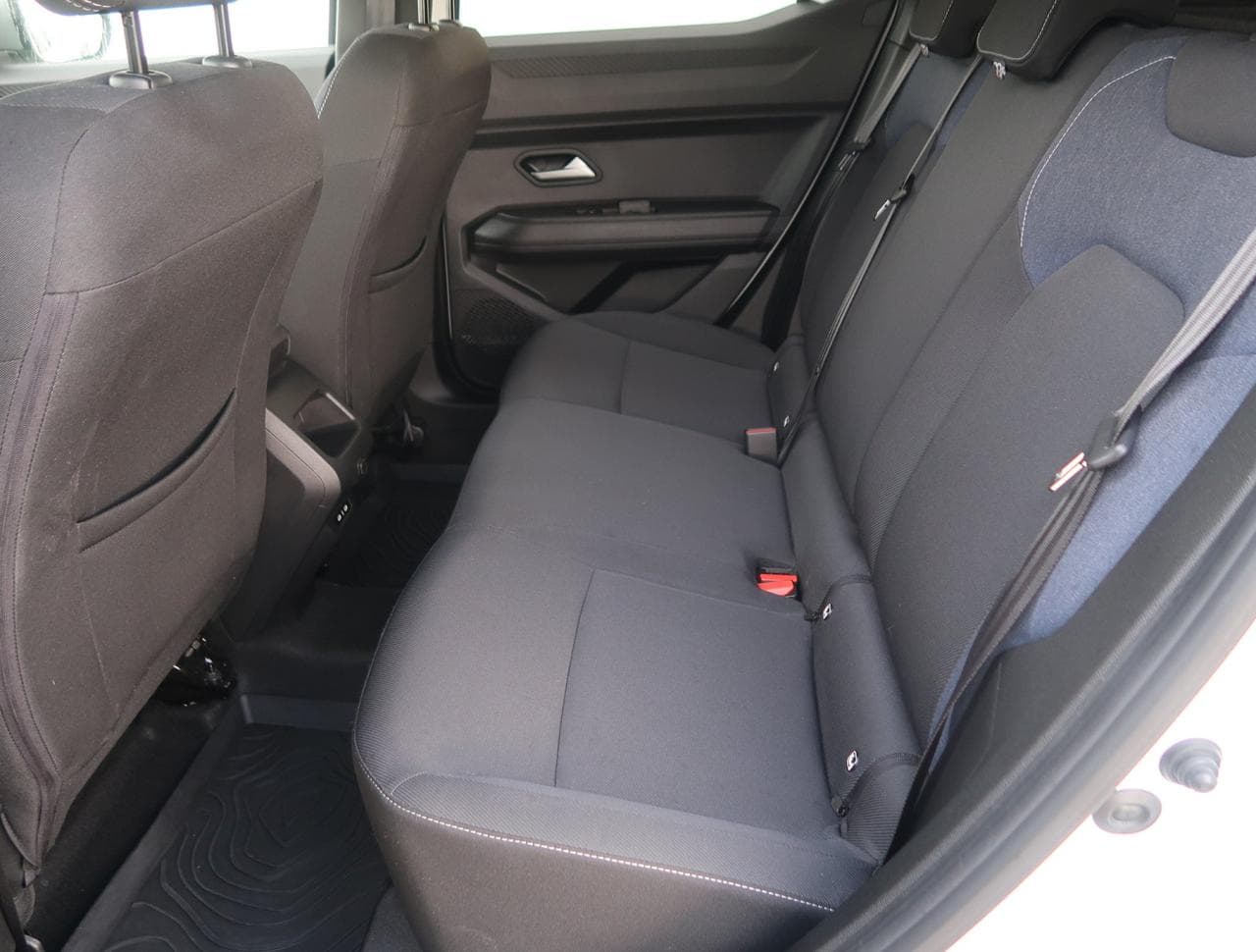 2025 Dacia Duster - 29