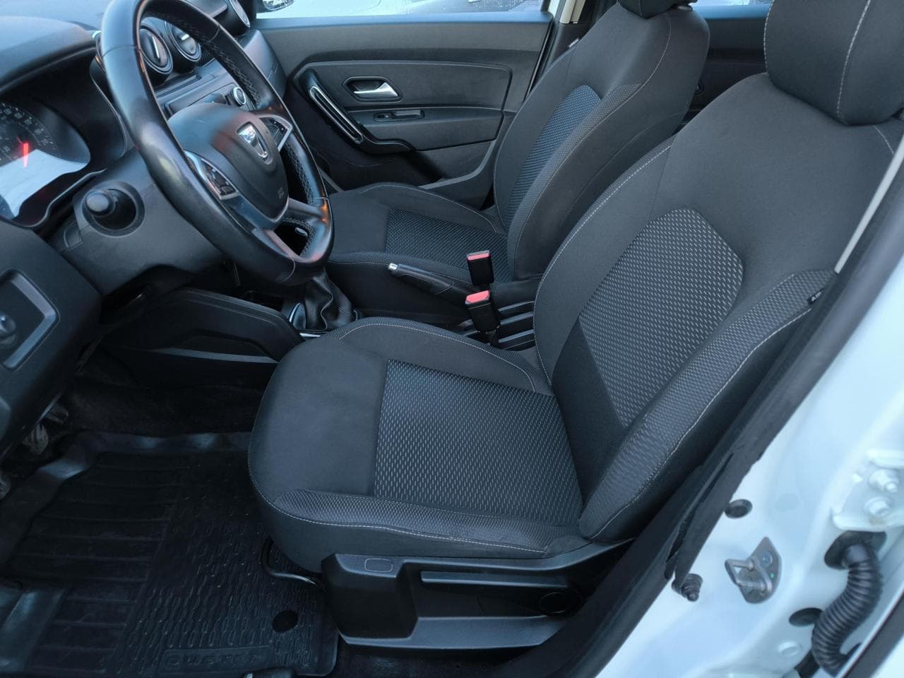 2020 Dacia DUSTER - 9