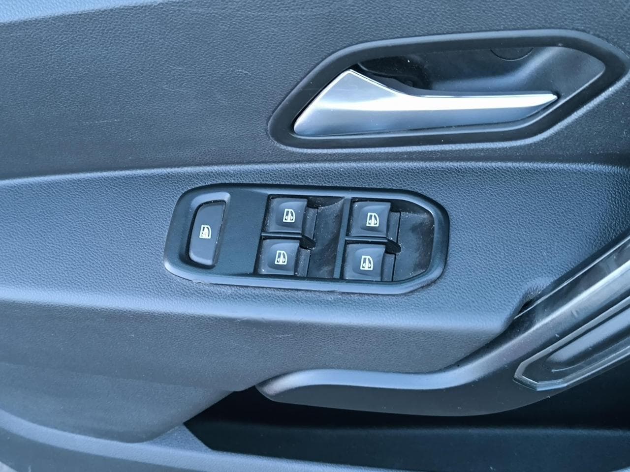 2020 Dacia DUSTER - 17