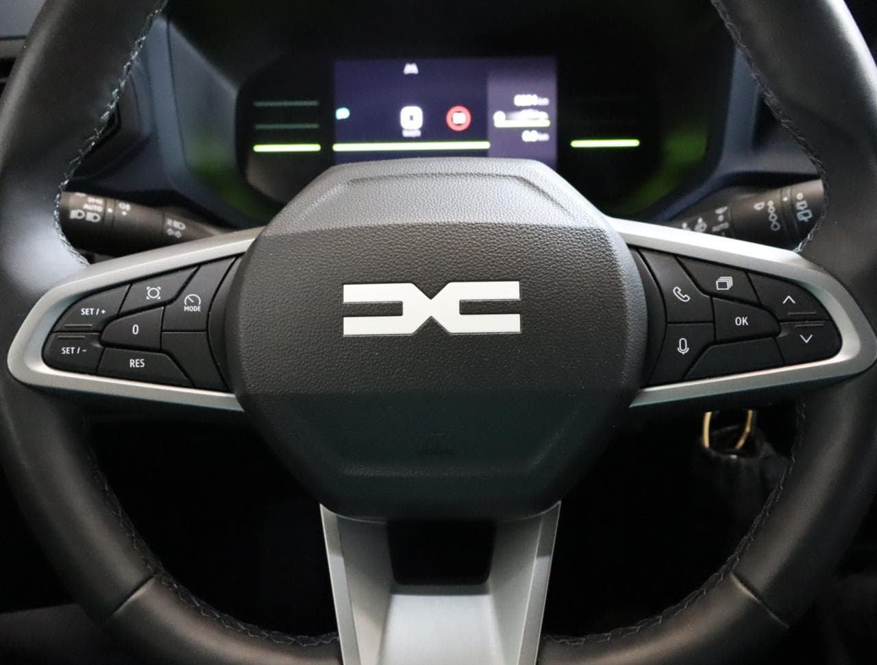 2025 Dacia DUSTER - 32