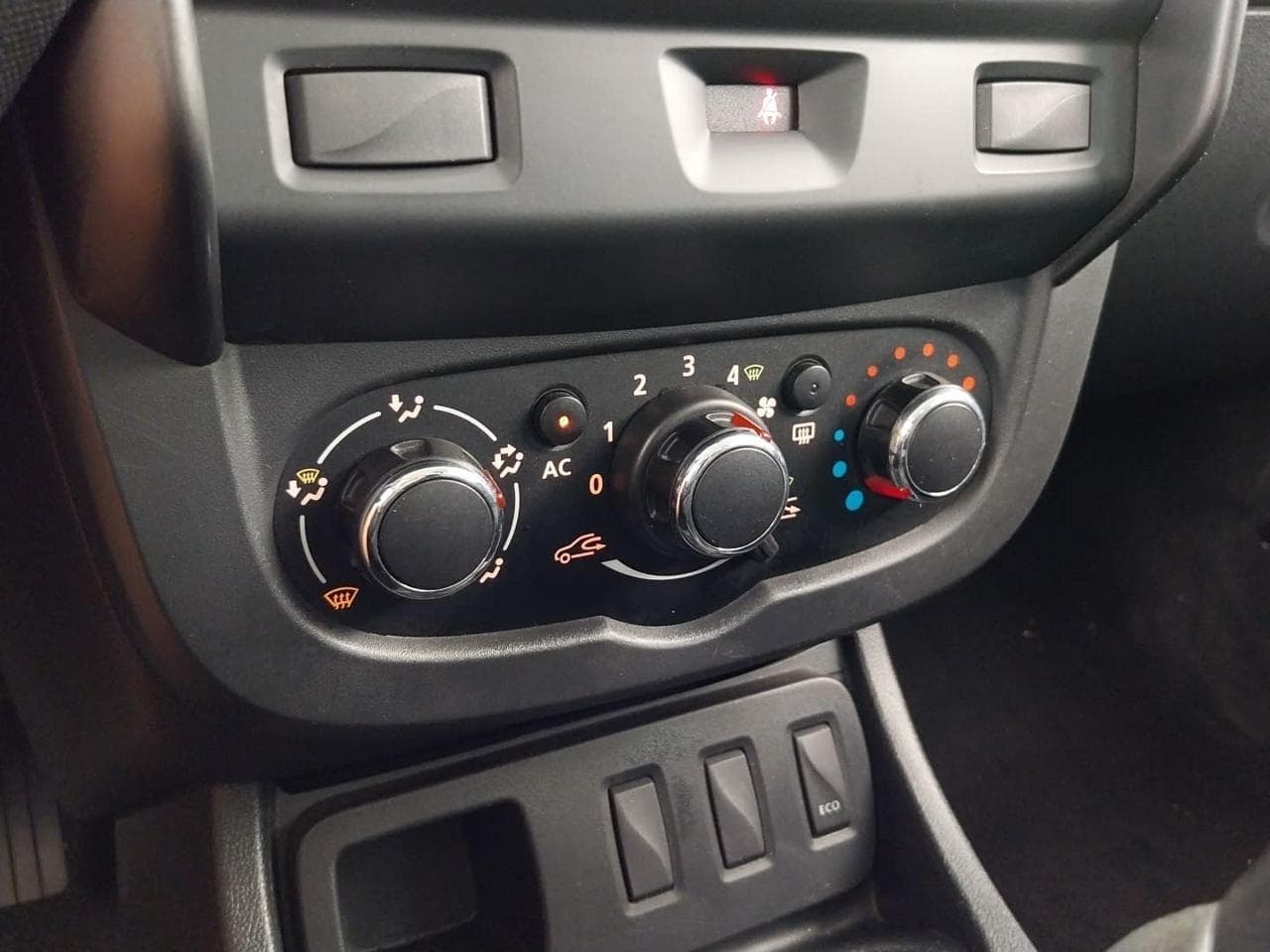 2014 Dacia DUSTER - 33