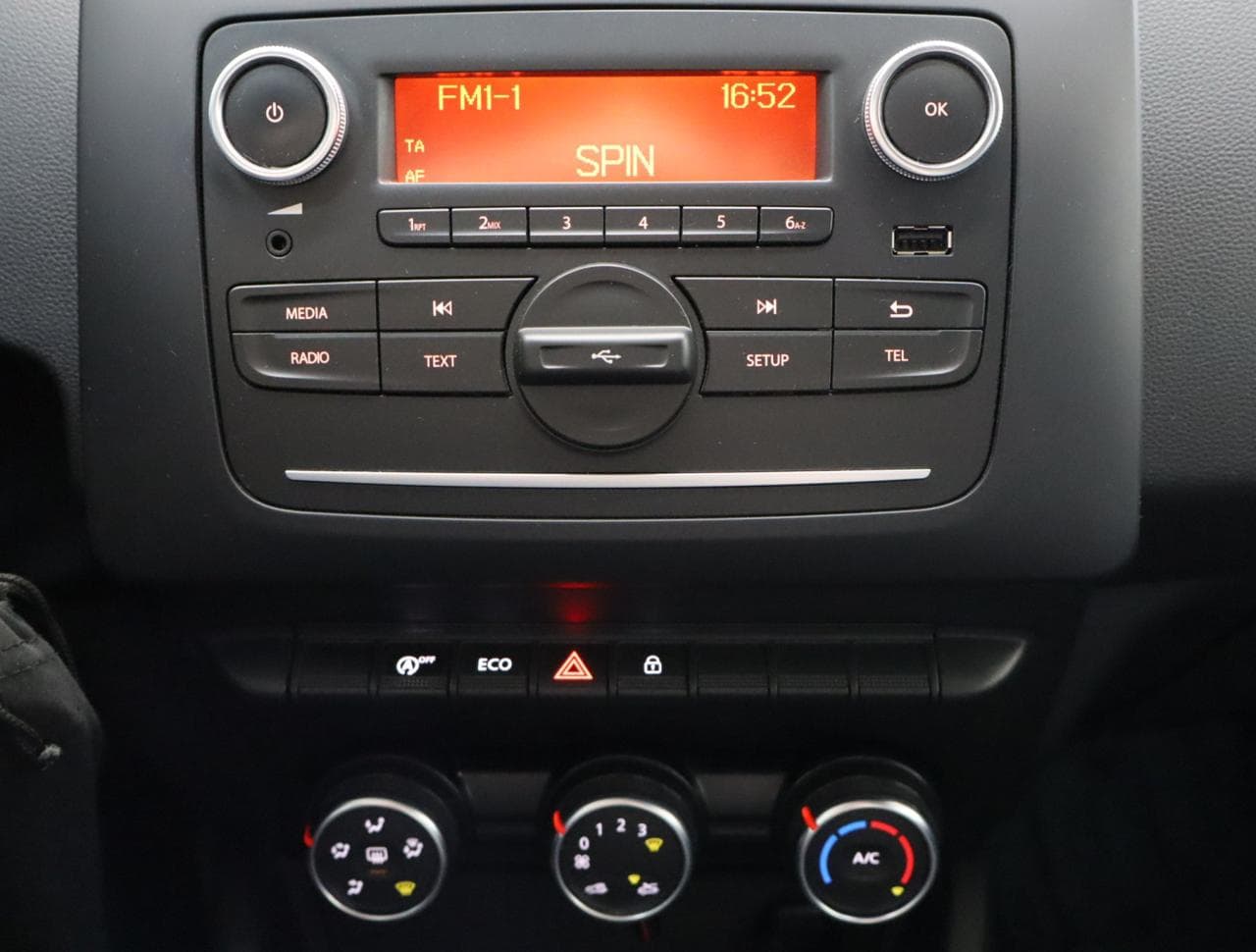 2019 Dacia DUSTER - 18