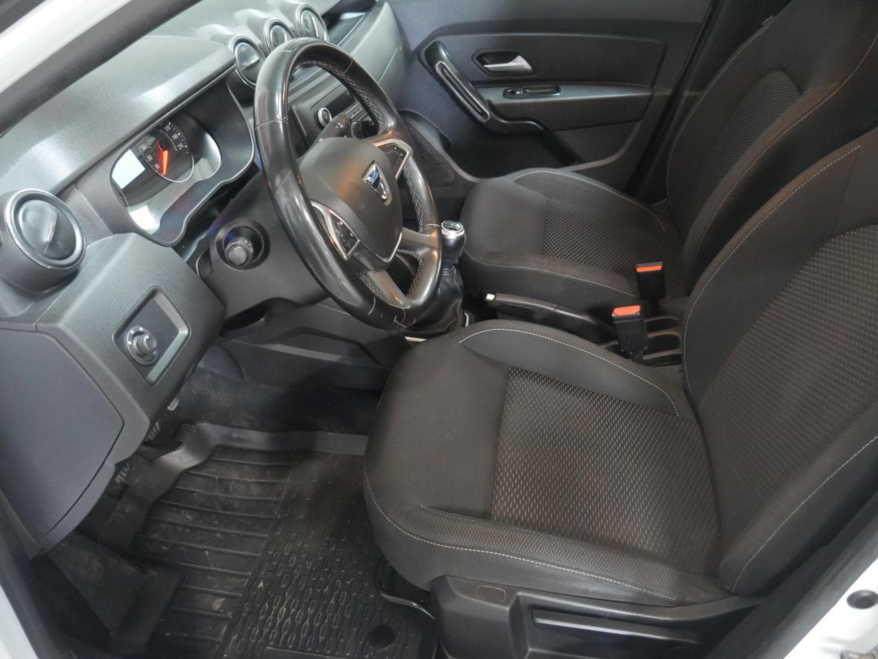 2020 Dacia DUSTER - 9