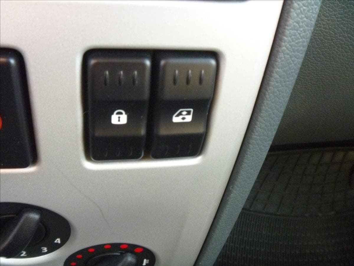 2008 Dacia Logan - 18