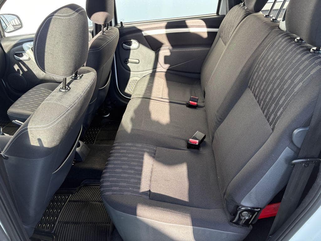 2010 Dacia Logan - 7