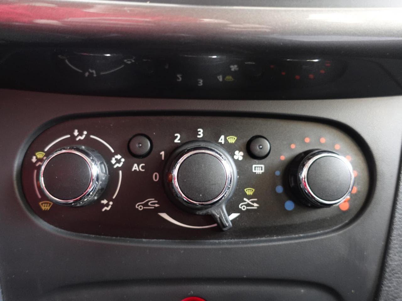 2014 Dacia Logan - 16