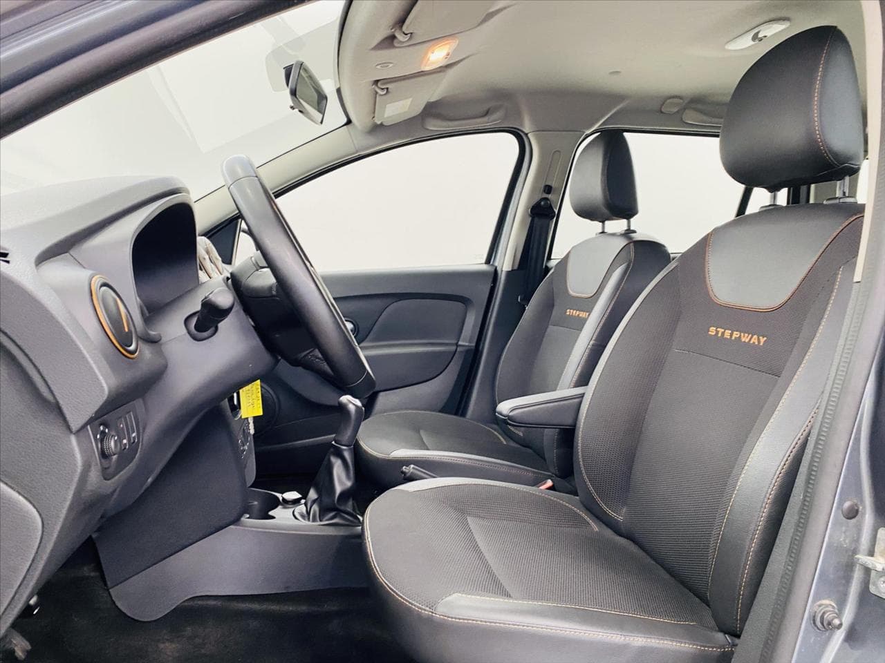 2017 Dacia Logan - 5