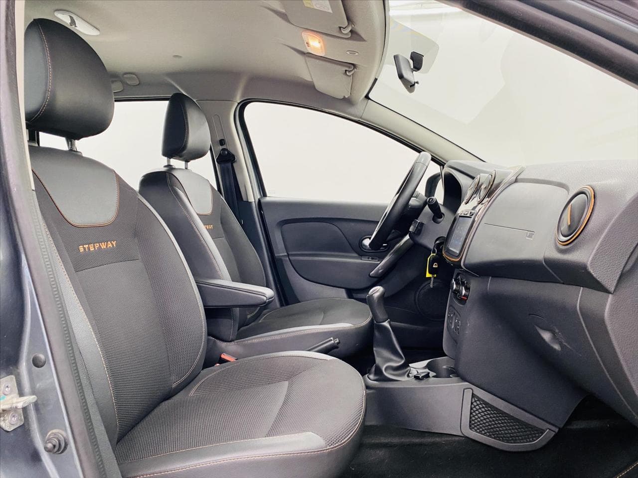 2017 Dacia Logan - 7