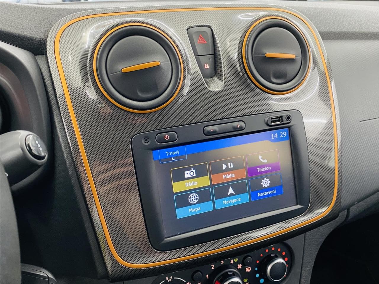 2017 Dacia Logan - 19