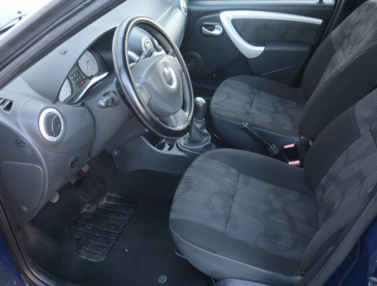 2011 Dacia Logan - 16