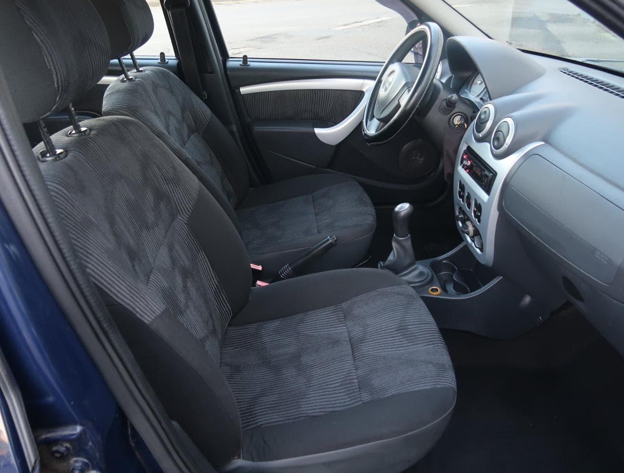 2011 Dacia Logan - 12