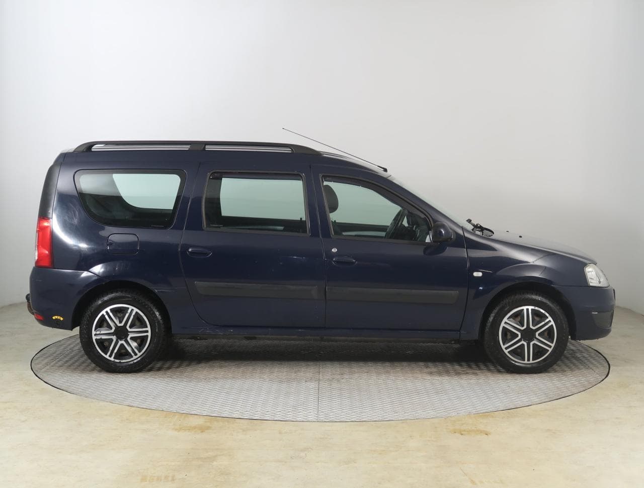2011 Dacia Logan - 8