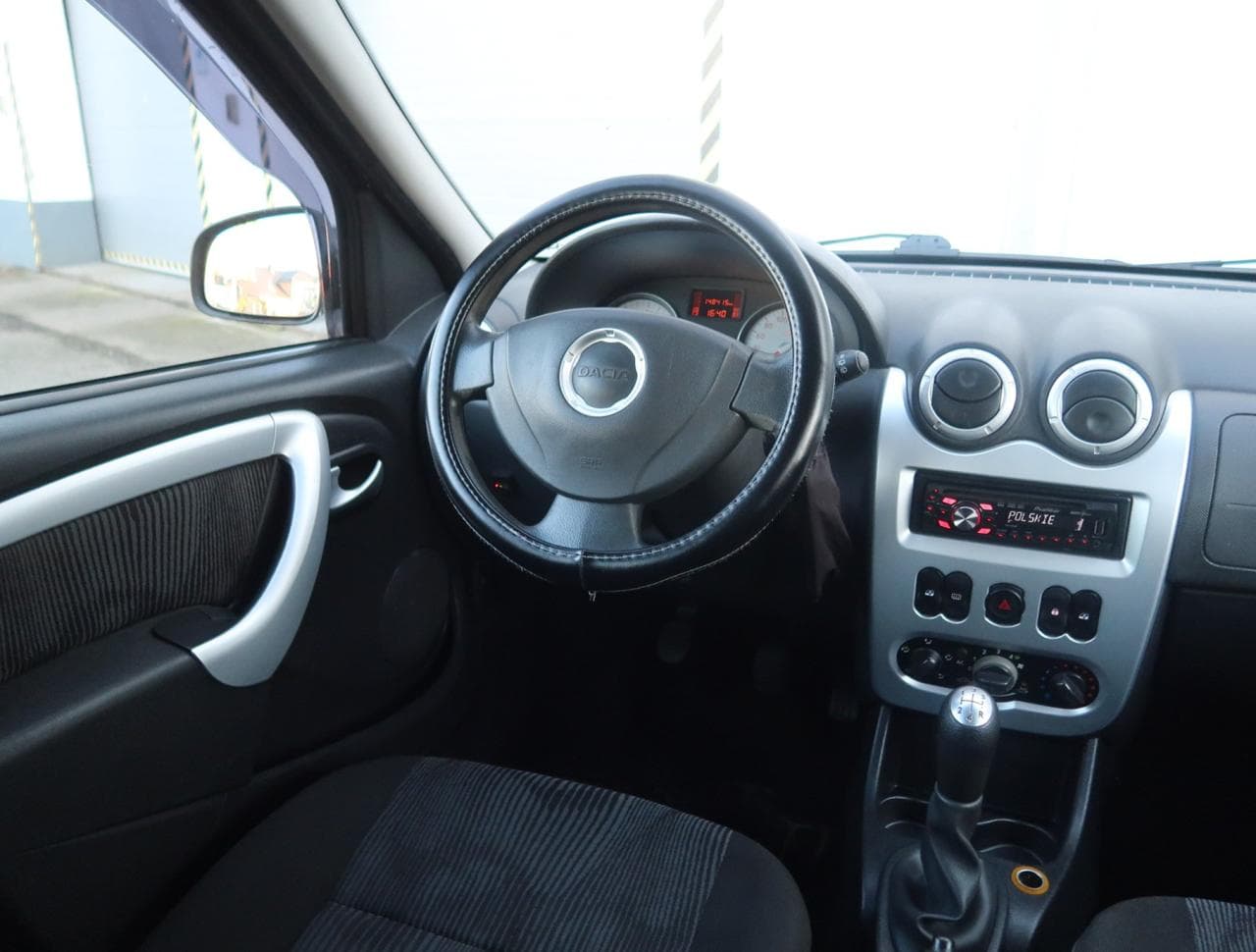 2011 Dacia Logan - 9